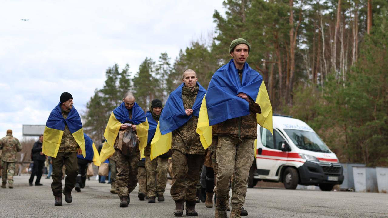 Росіяни звинуватили Україну у зриві процесу обміну полоненими: у Міноборони відреагували 