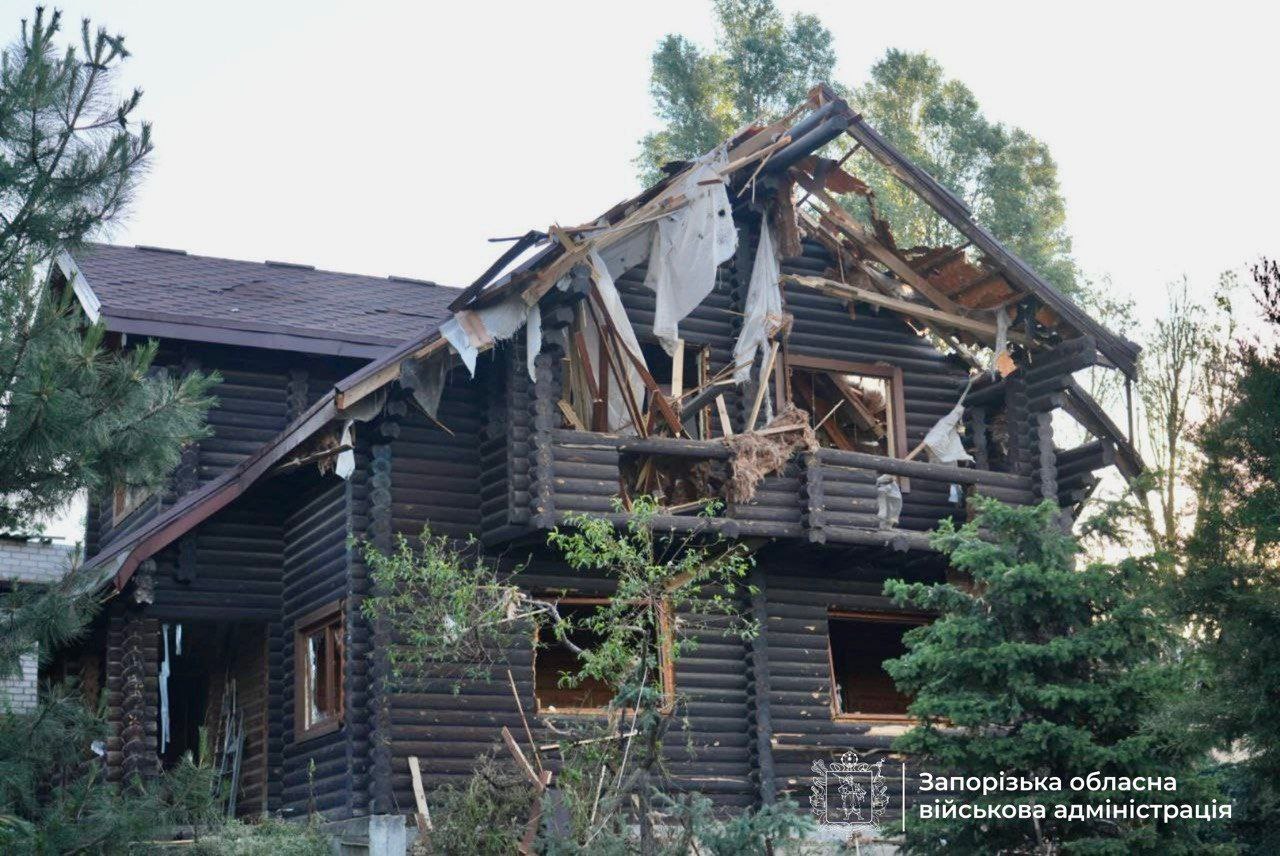 Нічна атака шахедів на Запоріжжя: в ОВА показали руйнування (фото)