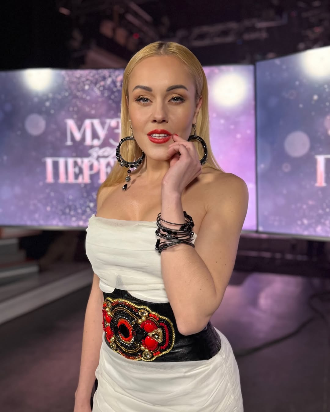 Мене це обтяжувало: відома українська співачка пояснила, навіщо робила пластику грудей