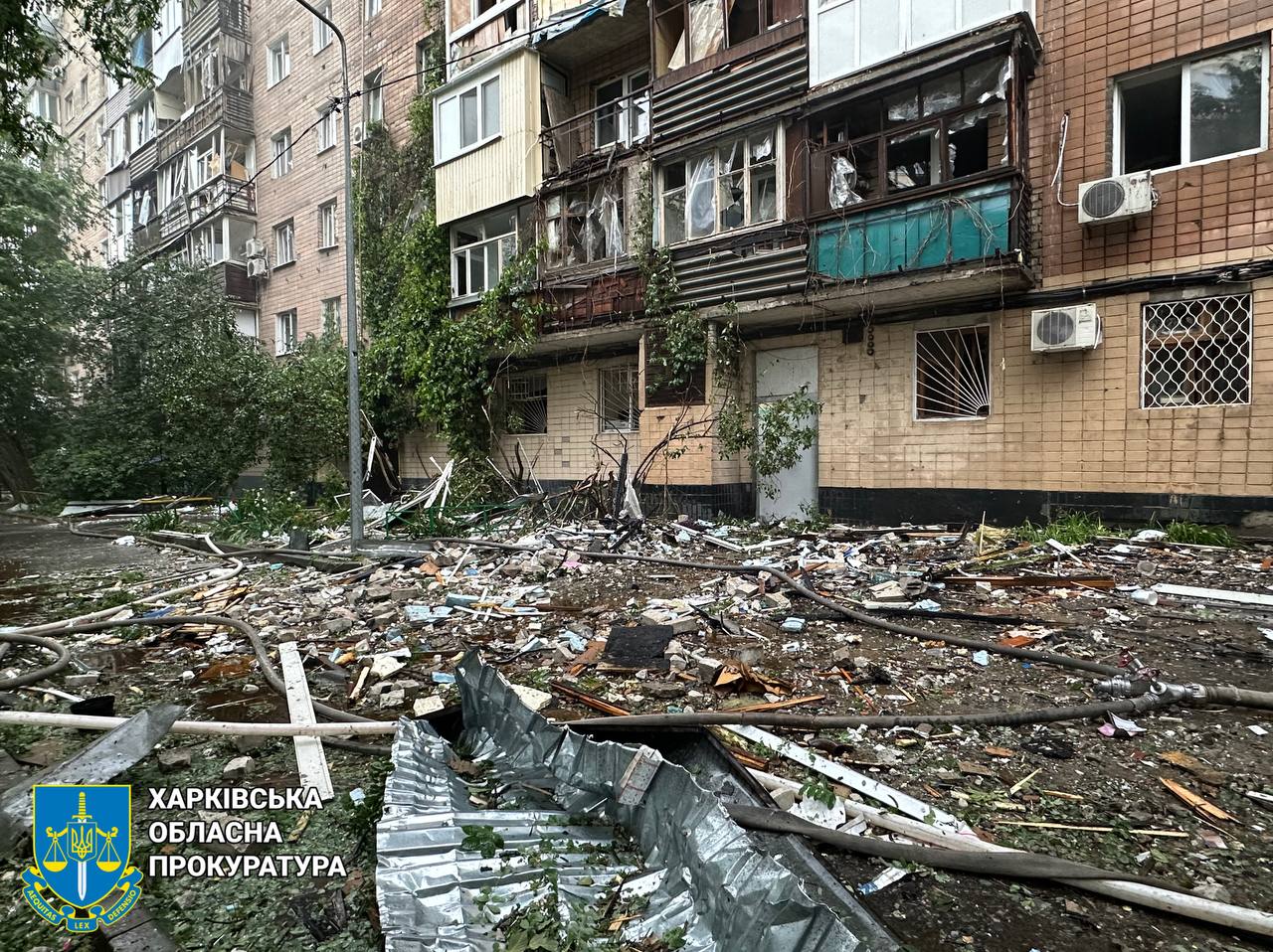 Масований обстріл Харкова: на підприємстві під завалами заблоковано 6 працівників