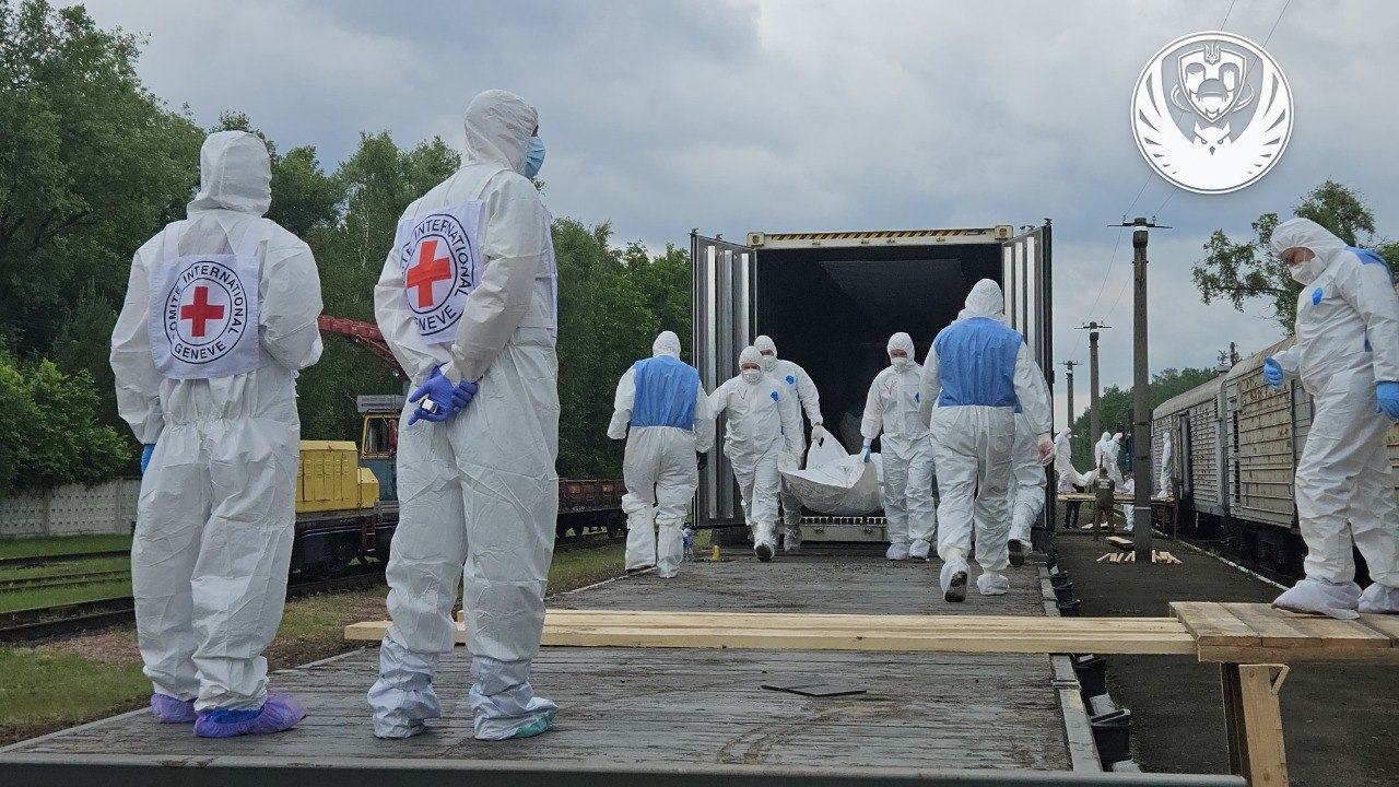 В Україну повернули тіла 1200 загиблих військовослужбовців (фото)