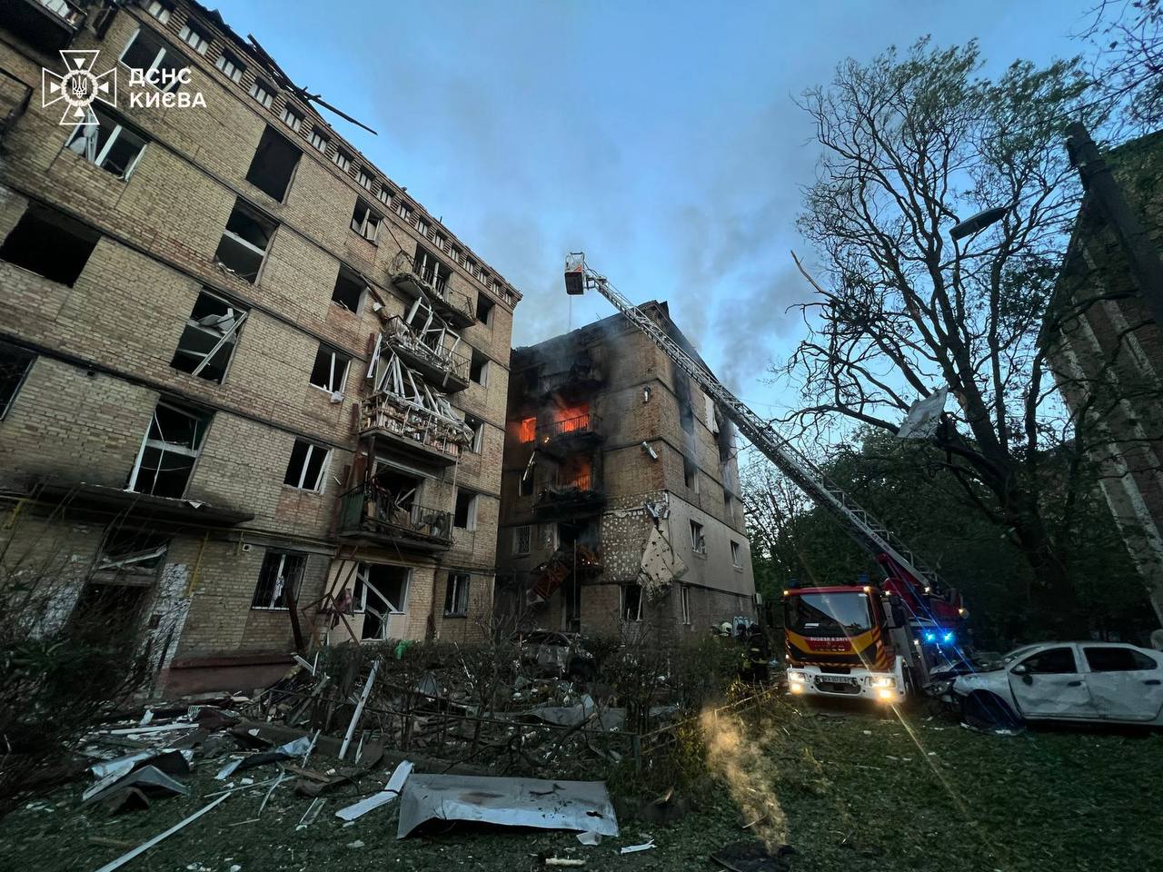 Росіяни цієї ночі вдарили рекордною кількістю дронів: Зеленський повідомив деталі