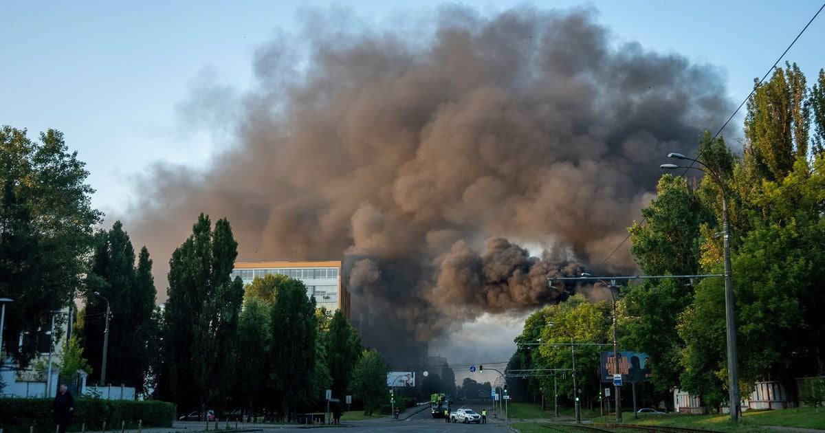 У Києві після нічного обстрілу погіршилася якість повітря: де спостерігається забруднення