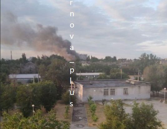 Дрони атакували російський Волгоград: виникла пожежа в районі аеродрому (відео)