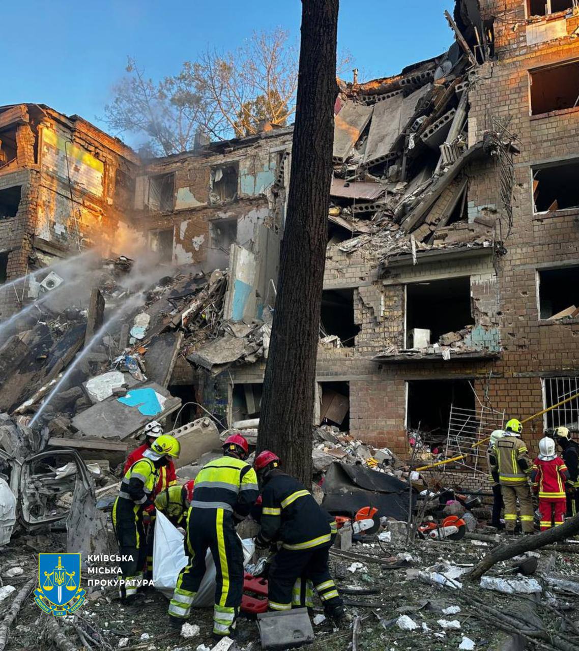 Як і під час обстрілу 17 червня: у Києві російська ракета пробила навіть підвал багатоповерхівки