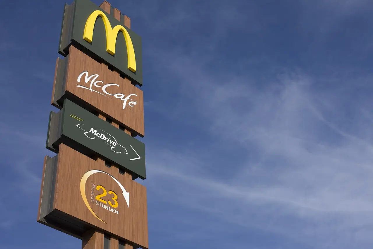 Робота для 16-річних: McDonald’s оголосив про працевлаштування українських підлітків