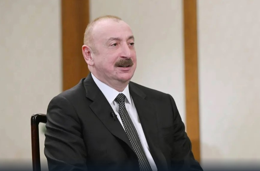 Історія для дитячого садка: Алієв прокоментував версію про зіткнення літака AZAL з українським дроном