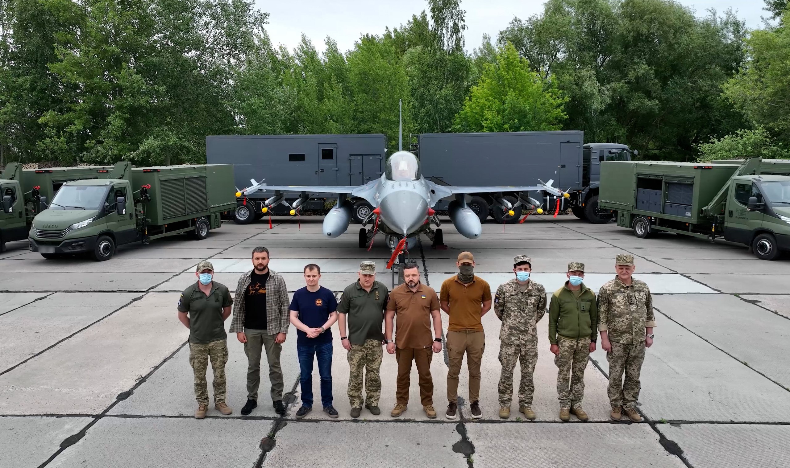 Міноборони вперше показало мобільні комплекси для обслуговування винищувачів F-16 (фото)