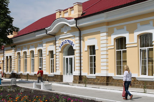 Окупанти атакували залізничну інфраструктуру на Дніпропетровщині: маршрути потягів змінено