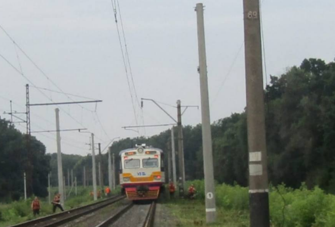 На Київщині під колесами потяга загинув чоловік