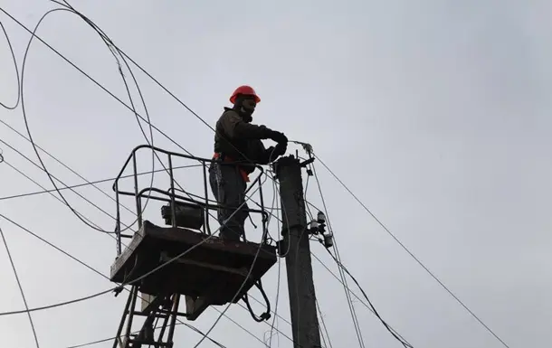 Не через удари РФ: на Полтавщині та Черкащині десятки населених пунктів залишились без світла