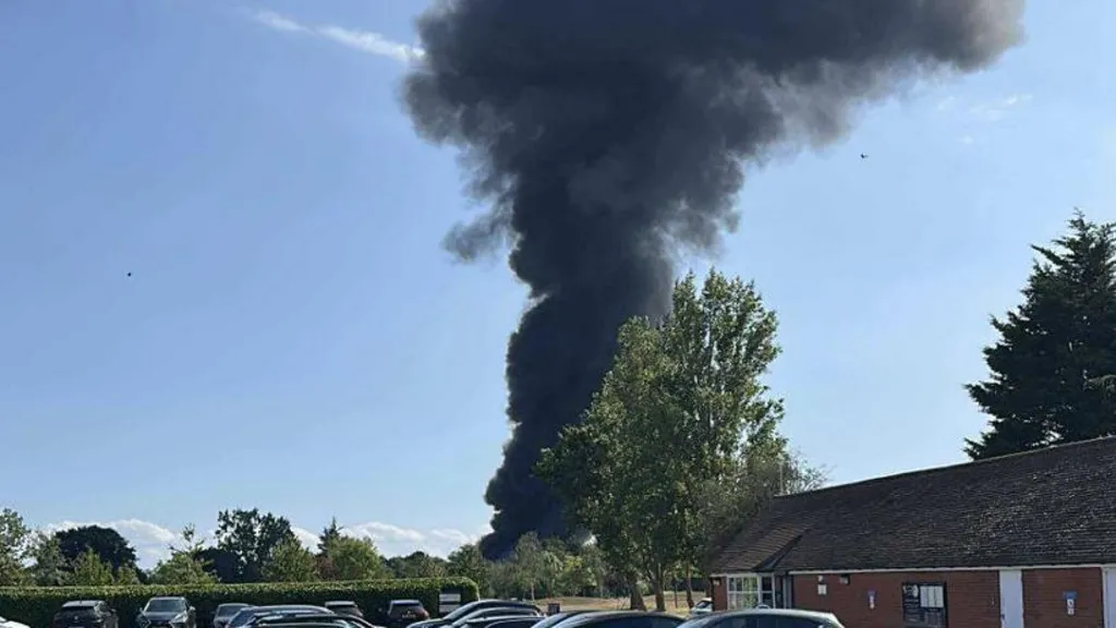Поблизу Лондона розбився пасажирський літак: що відомо про інцидент
