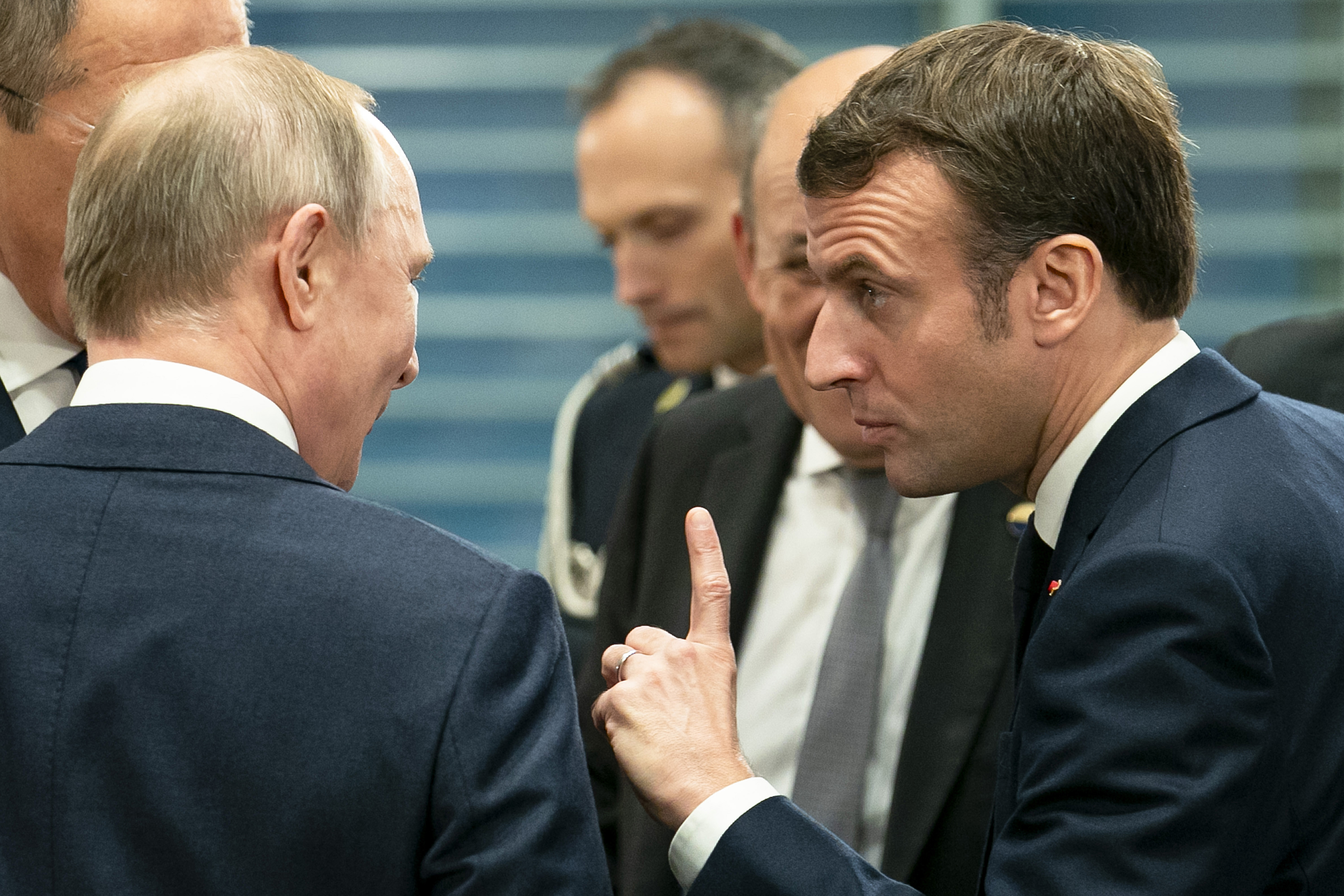 Макрон провів першу майже за три роки телефонну розмову з Путіним: про що говорили