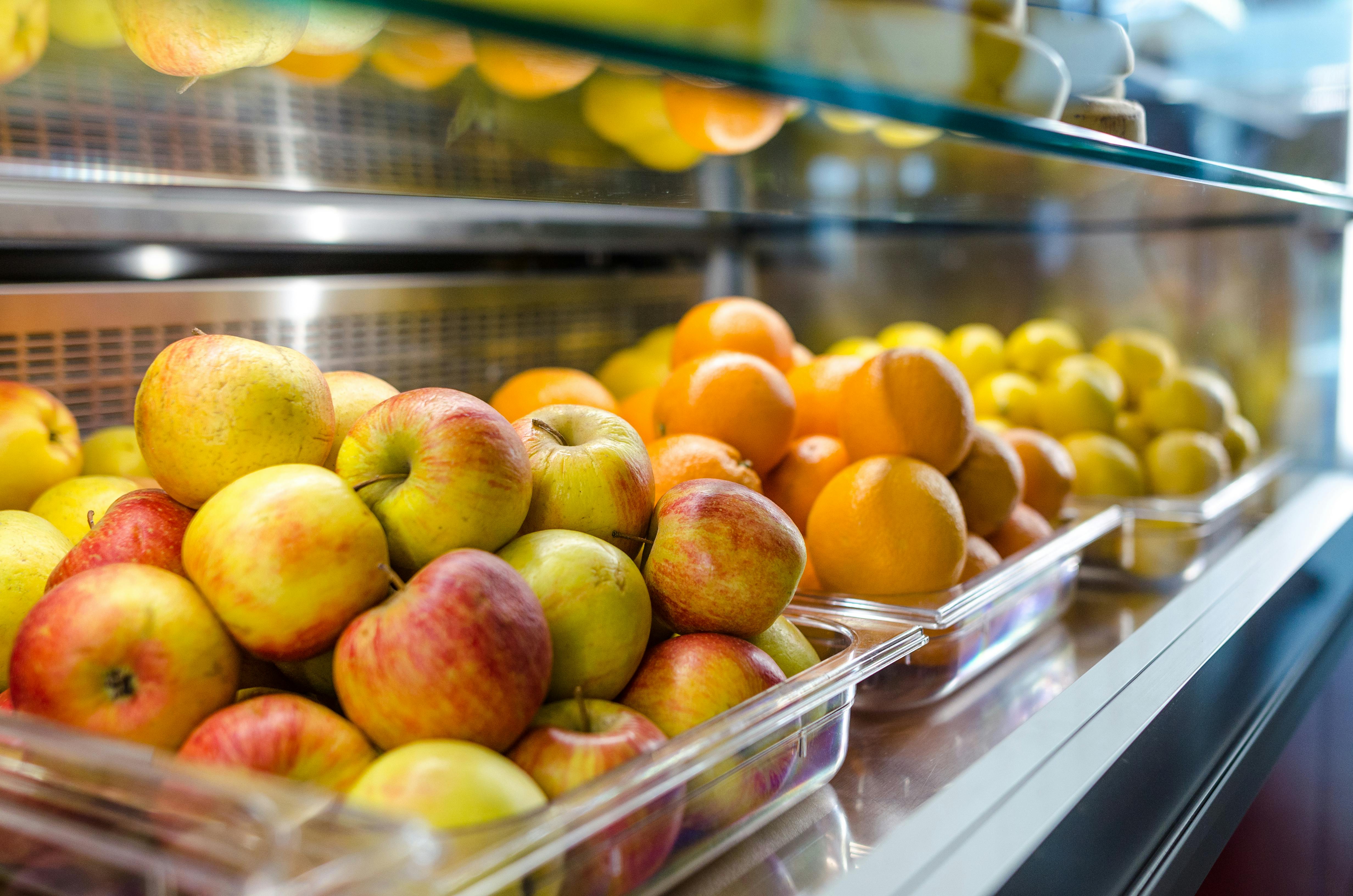 Як обирати найсвіжіші продукти в онлайн-супермаркеті: поради для кожного сезону