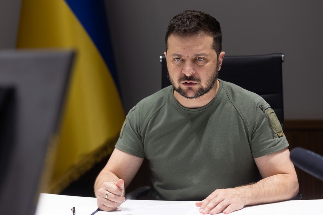 Найголовніше — не втратити єдність: Зеленський звернувся до українців на тлі скандалу із законом про НАБУ