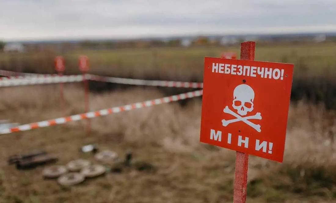 На Херсонщині троє волонтерів підірвалися на російській міні: чи вдалось їм вижити