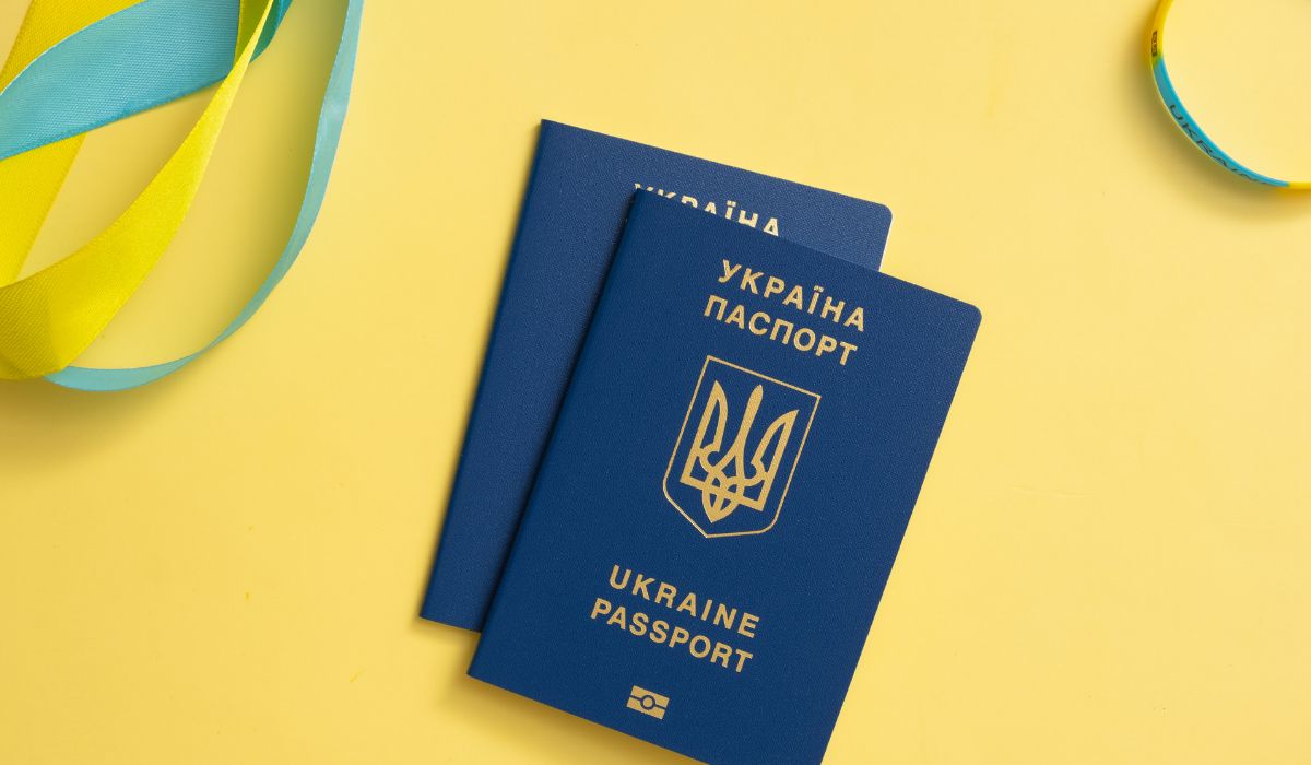 Безвіз у 147 країн: Україна покращила позицію у міжнародному рейтингу паспортів