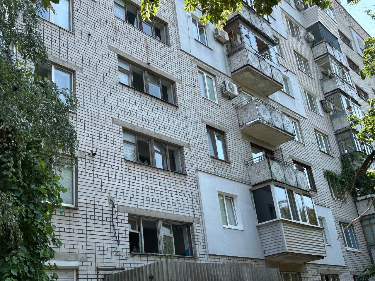 Росіяни атакували місто Самар на Дніпропетровщині: пошкоджено школу та багатоповерхівки (фото)