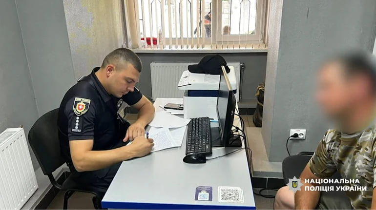 Тепер проходить перевірку у ТЦК: на Рівненщині затримали чоловіка, який познущався з собаки 