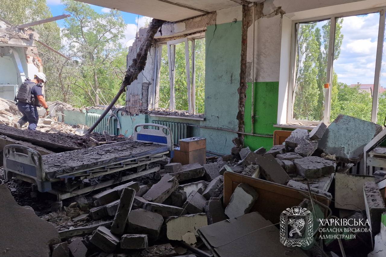 У Харкові зросла кількість постраждалих після удару РФ: під завалами може бути ще троє людей (фото)