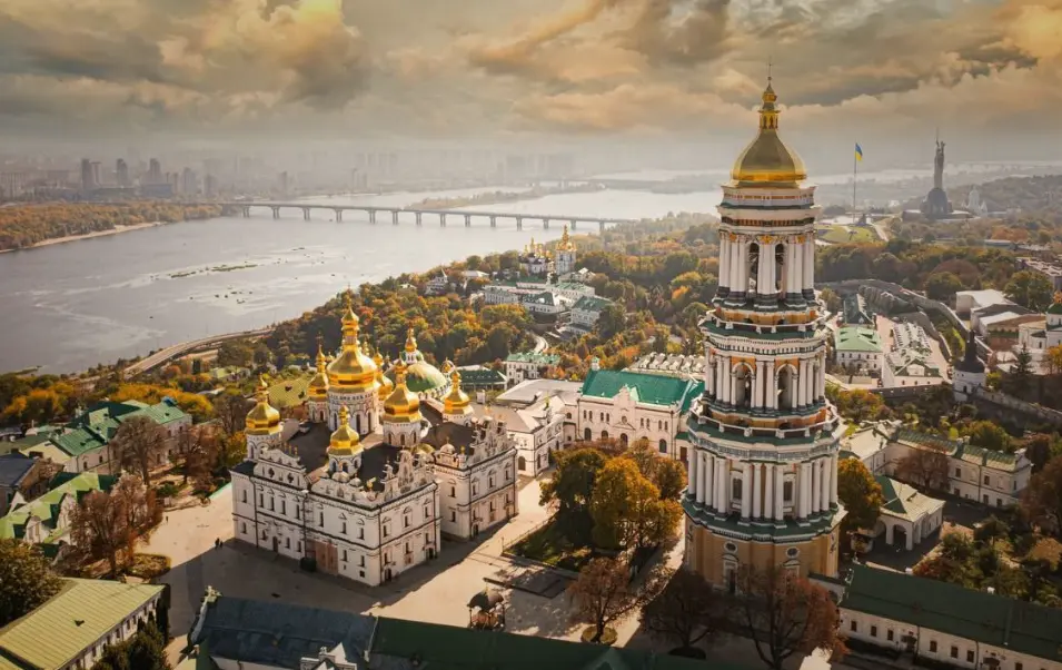 У Києво-Печерській лаврі розпочали дерусифікацію фресок (фото, відео)