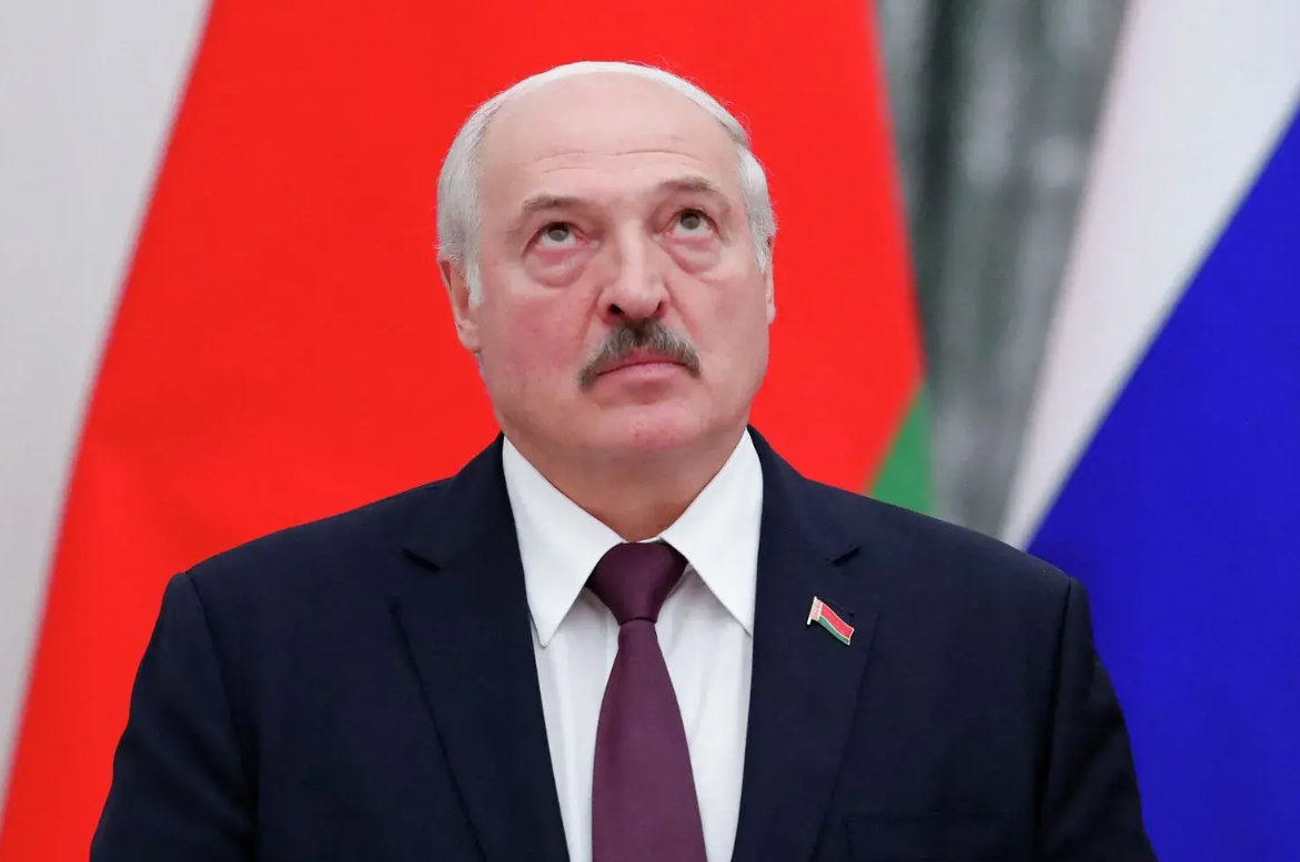 Лукашенко пояснив, чому Білорусь не пішла війною проти України