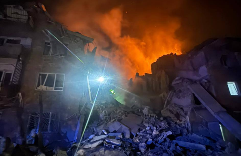У Києві серед загиблих двоє дітей: зʼявилося фото зруйнованого будинку