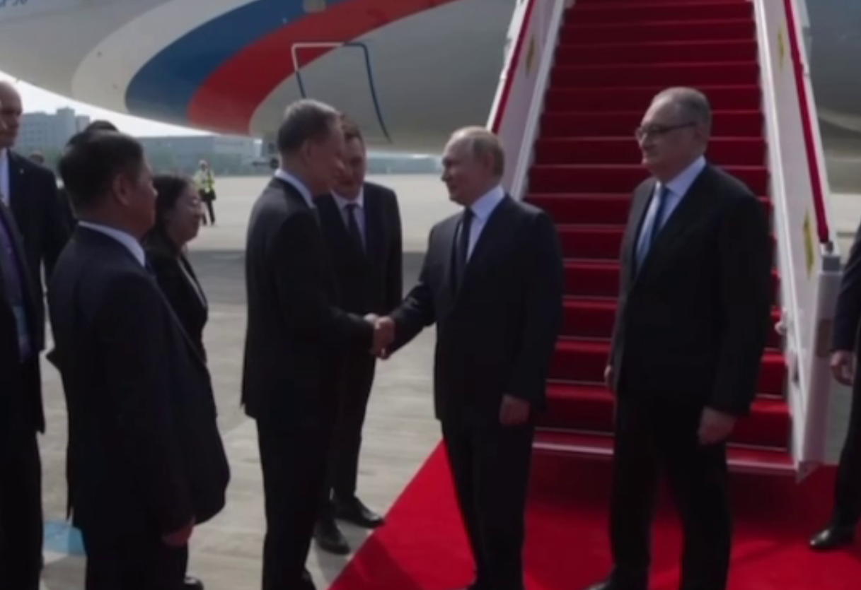 Путін прибув з тривалим візитом до Китаю