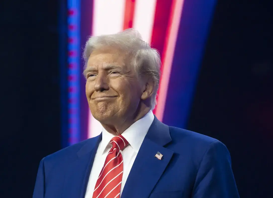 Хочу потрапити в рай: Трамп взявся жартувати на тему завершення війни в Україні
