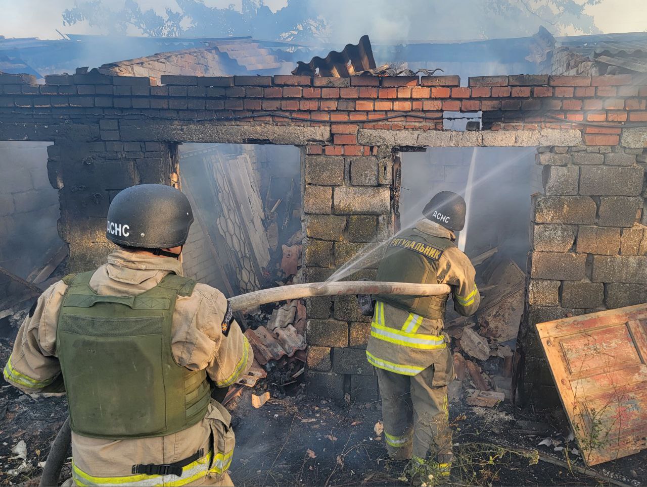 Зранку окупанти атакували Дніпро ракетами: є постраждалі та руйнування (фото)