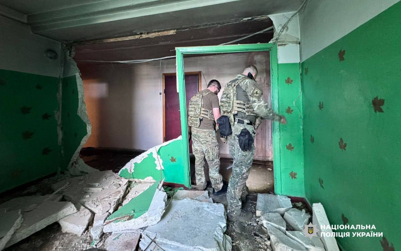 Вибух у квартирі в Києві: поліція з’ясувала, чому чоловік підпалив двері сусіду (фото, відео)