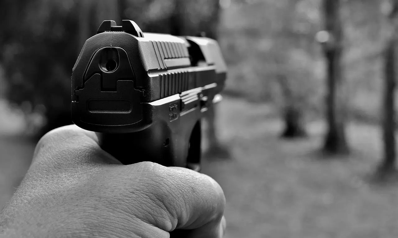 У Тернополі сталася стрілянина біля дитячого майданчика: що кажуть у поліції (фото)