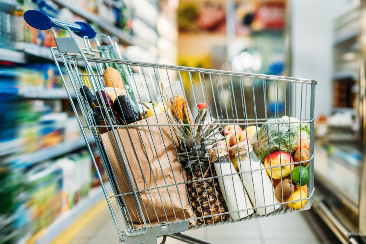 В Україні інфляція сповільнилася до 14,1%: ціни на продукти падають, але не всі