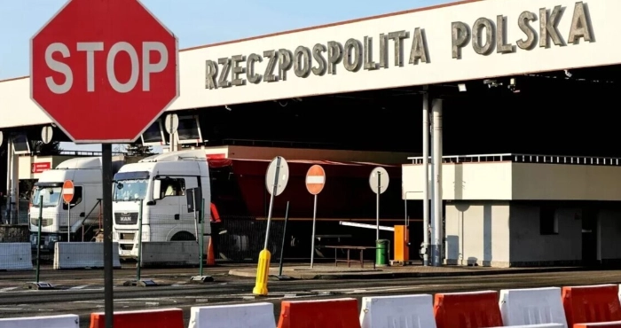 Чи може Польща припинити безвіз з Україною: відповідь ЦПД