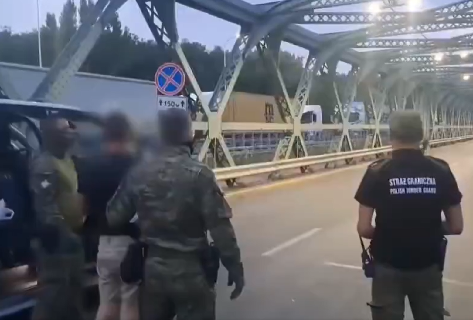 Погрожував підпалами через вето Навроцького: Польща депортувала українця