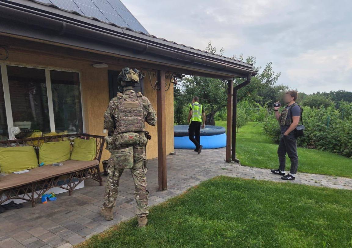 Киянин організував вікно в Європу для ухилянтів: його схему викрили в Ужгородському районі