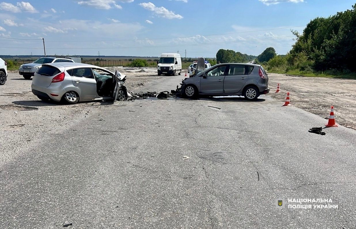 На Рівненщині у ДТП загинула 2-річна дитина: деталі аварії (фото)