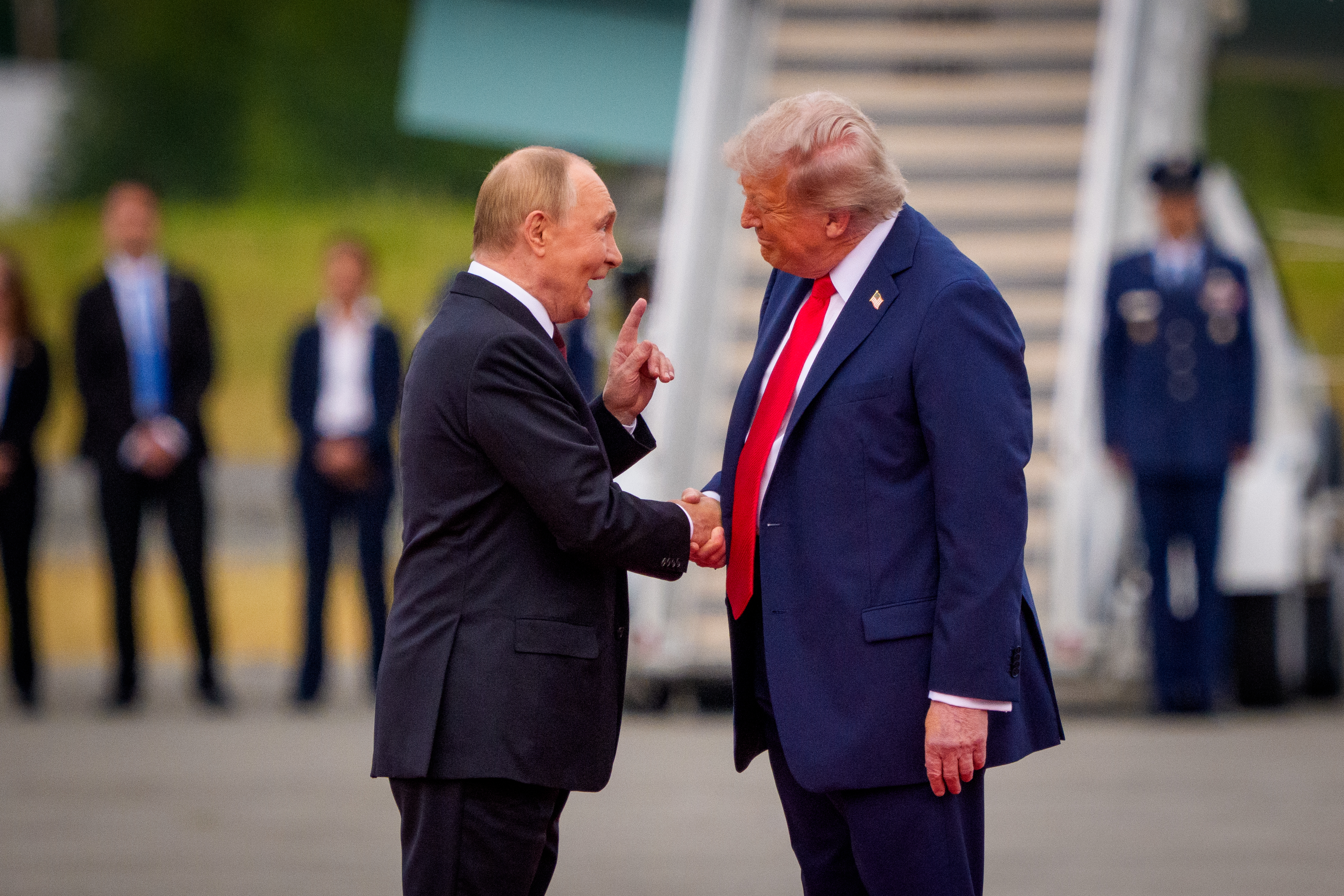 Замаячило світло: Путін після зустрічі з Трампом на Алясці заговорив про відновлення відносин зі США 