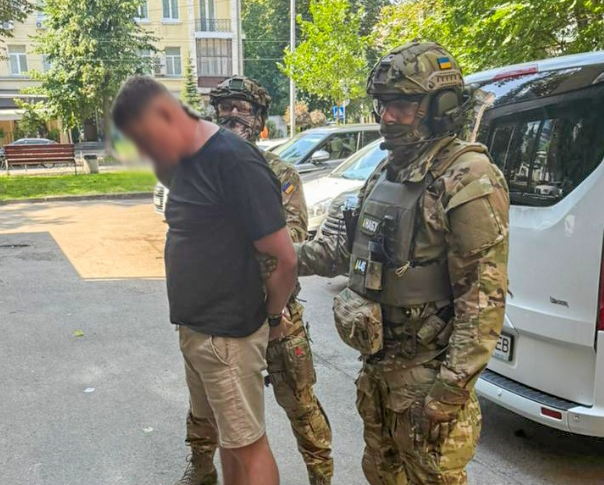 Масштабна корупційна схема на закупівлі дронів: шістьом посадовцям повідомили про підозру, серед них — нардеп