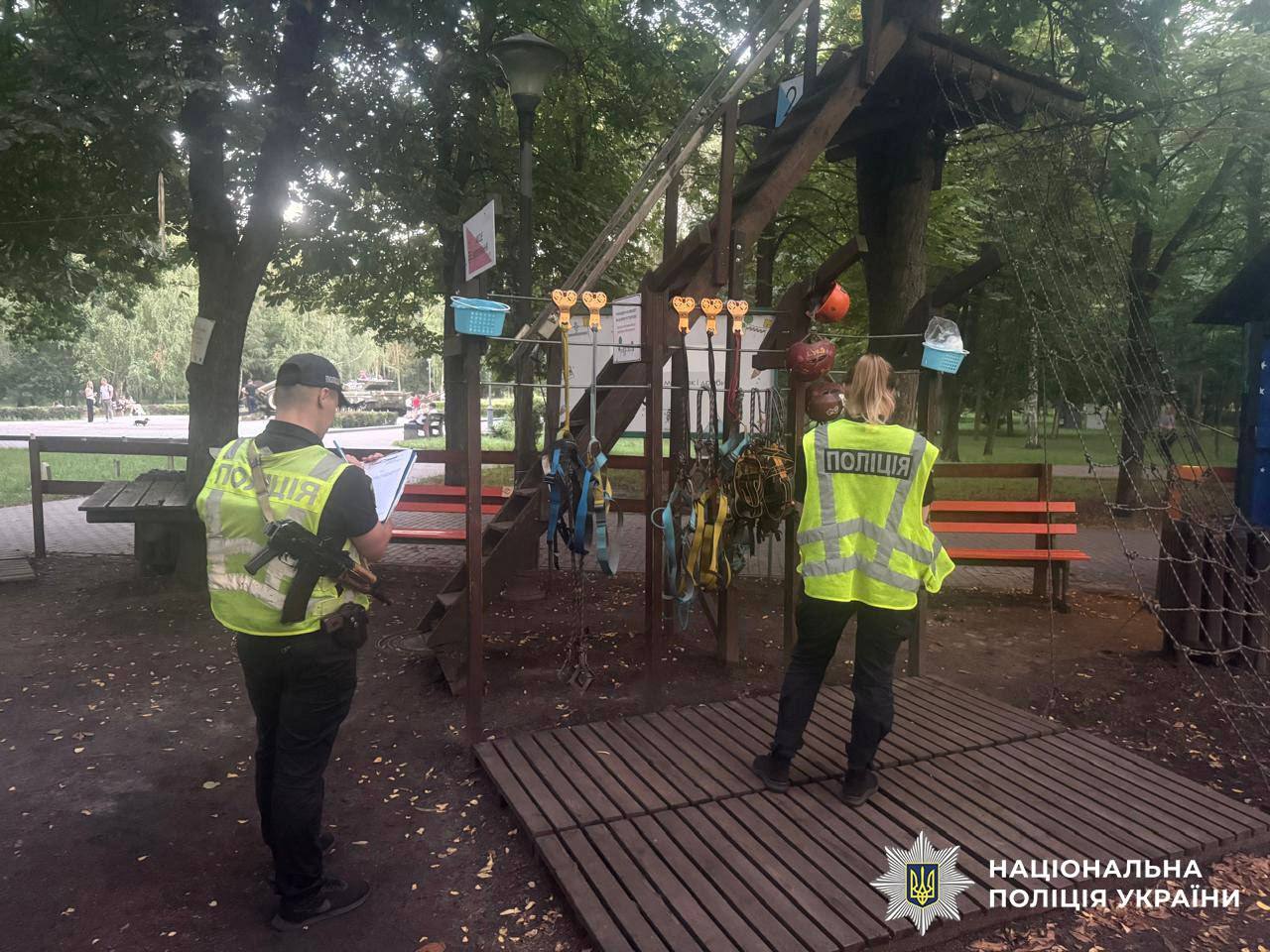 На канатній дорозі у Києві травмувалися двоє дітей: подробиці від поліції (фото)