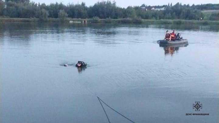На Прикарпатті 17-річний підліток потонув в озері (фото)