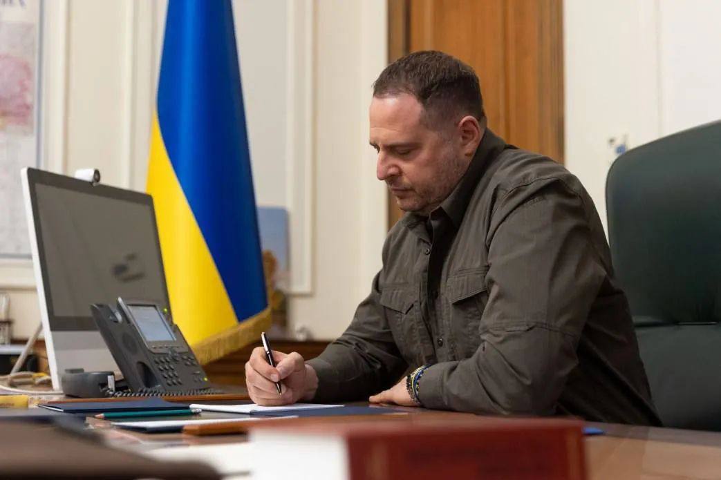 У Зеленського повідомили, чи планує Україна проводити референдум щодо конституційного визнання окупації РФ