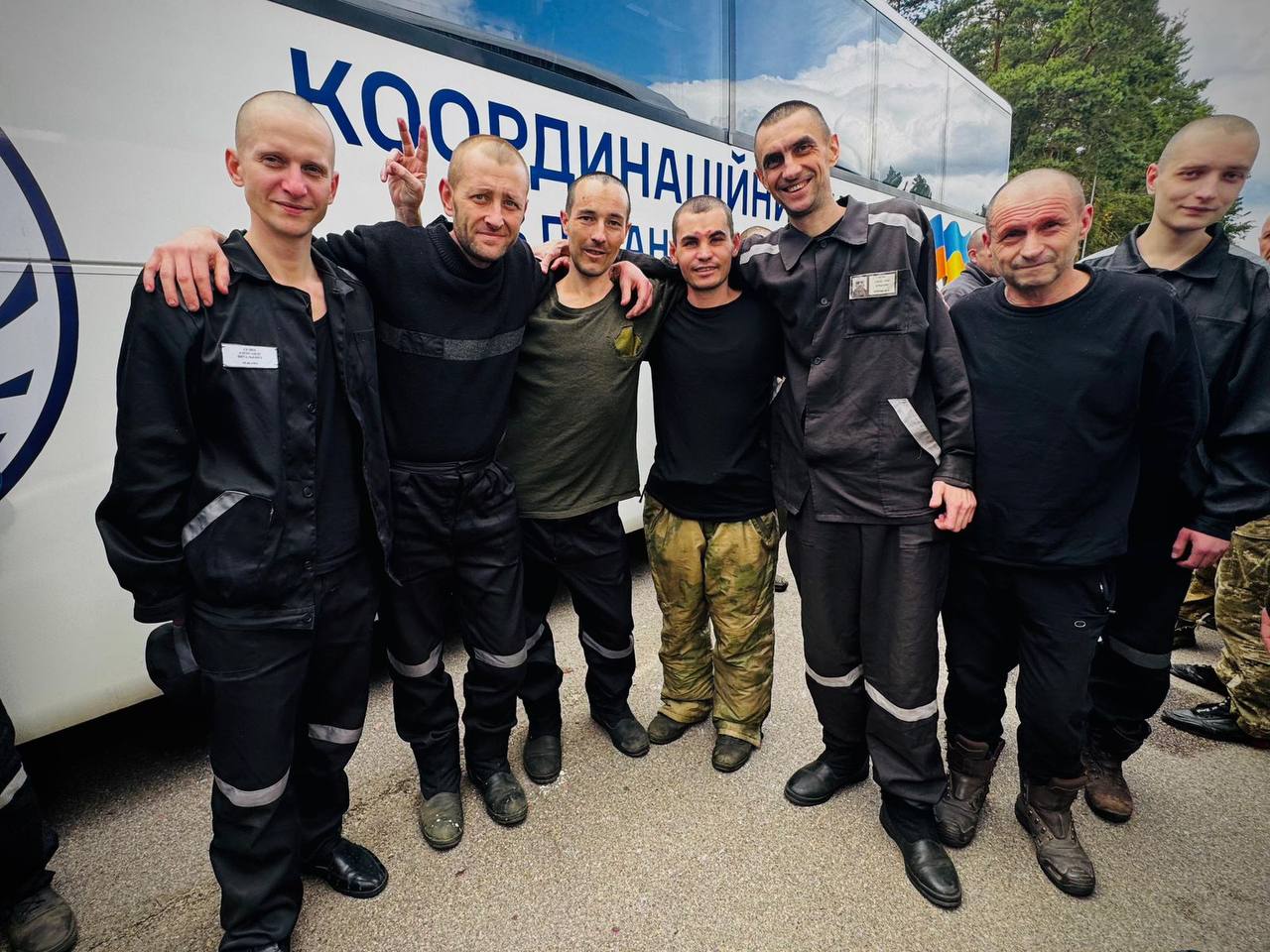 У День Незалежності на Батьківщину повернулися українські захисники: перші фото