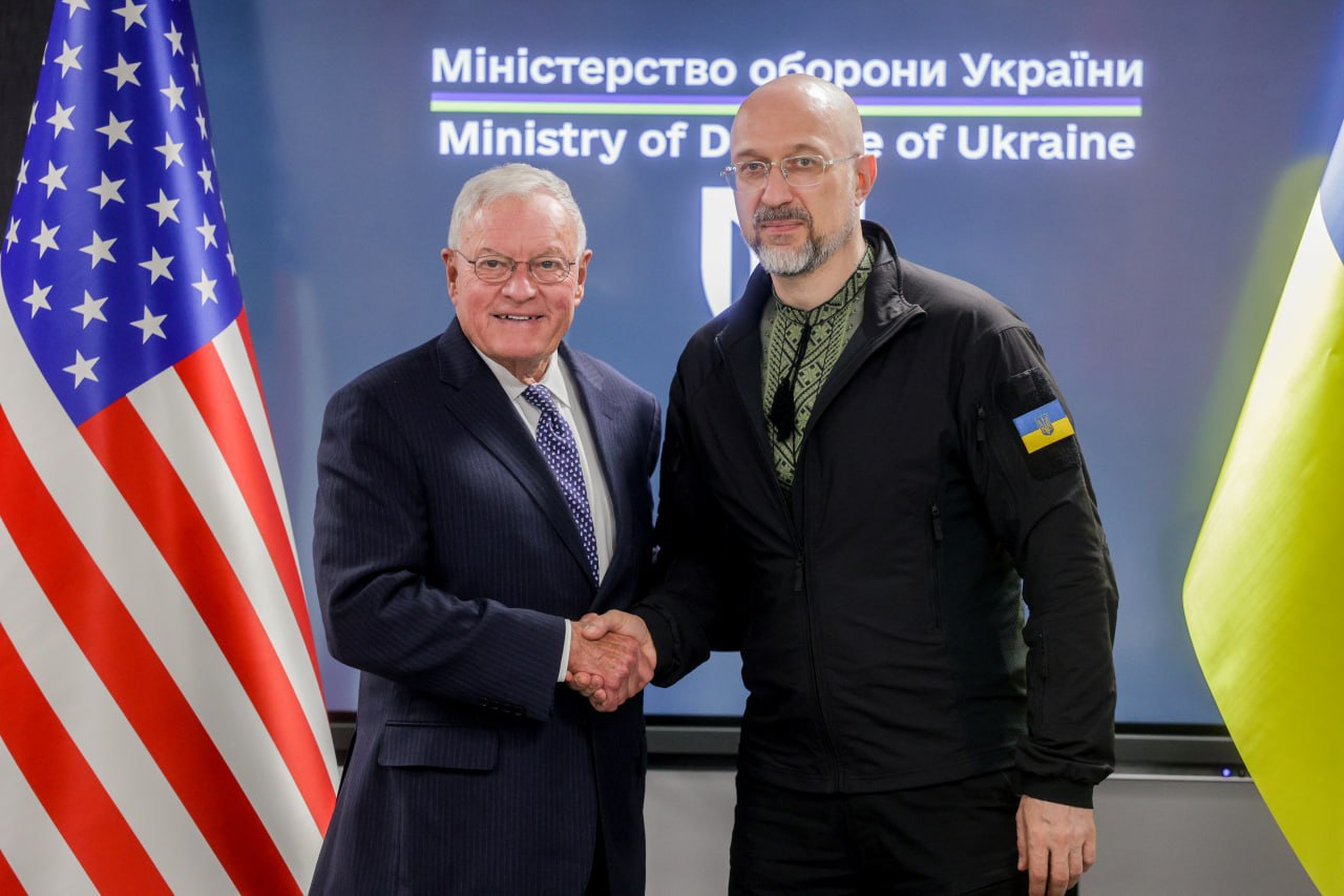 Гарантії безпеки й угода щодо БпЛА: Шмигаль у Києві зустрівся із Келлогом