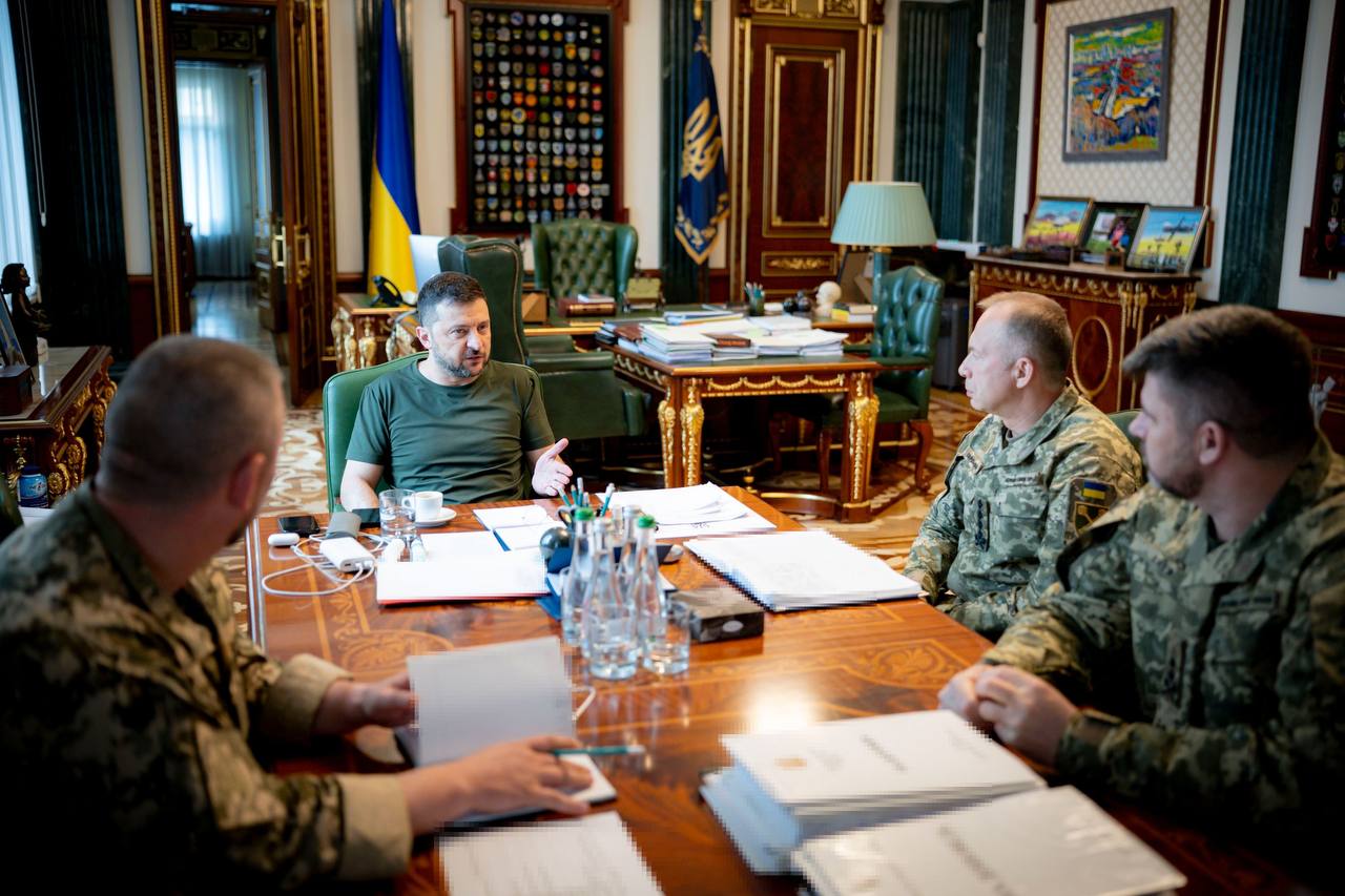 Створення резервів та безпекові гарантії від партнерів: Зеленський провів нараду з військовими