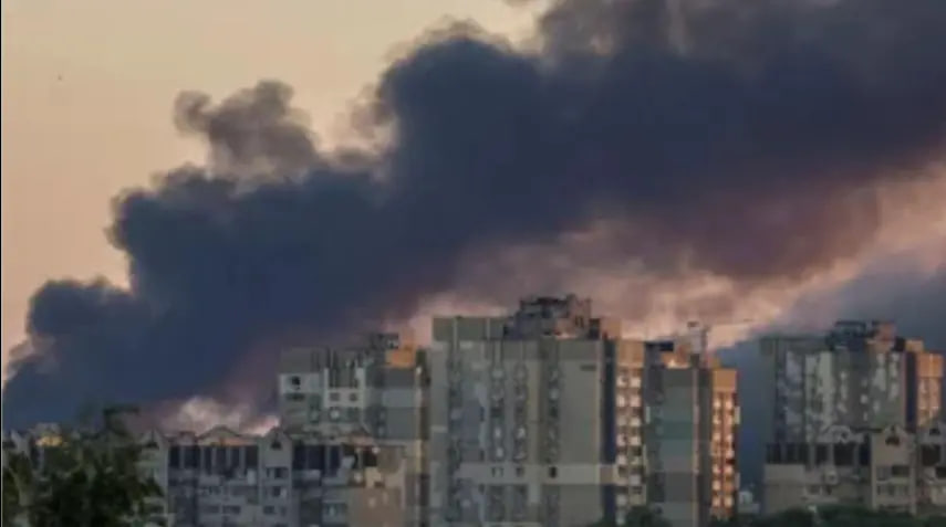 Пожежі та смог: у Києві внаслідок масштабної атаки погіршився стан повітря