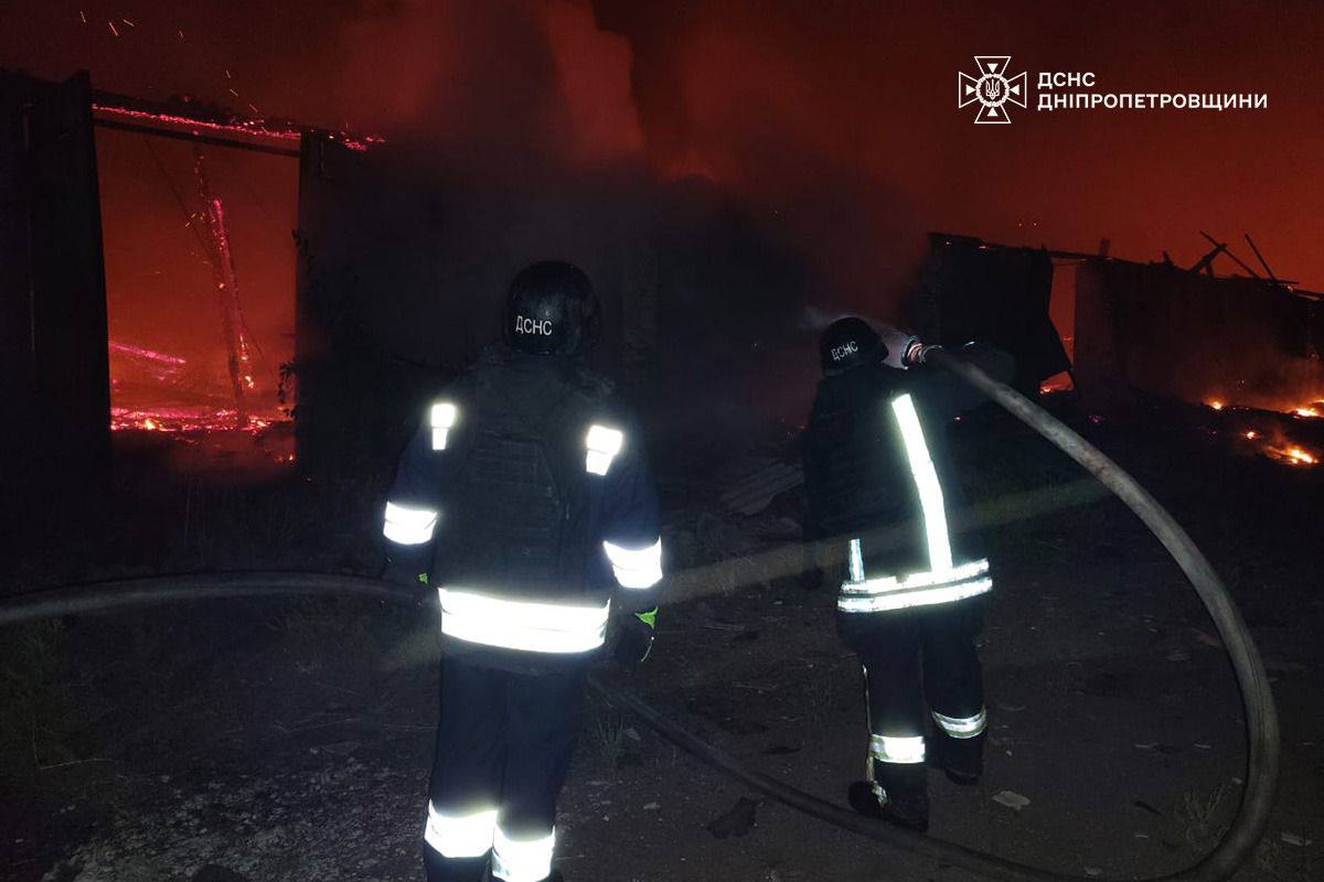 Росіяни атакували Дніпропетровщину та Запоріжжя: є загиблі, постраждала однорічна дитина (фото)