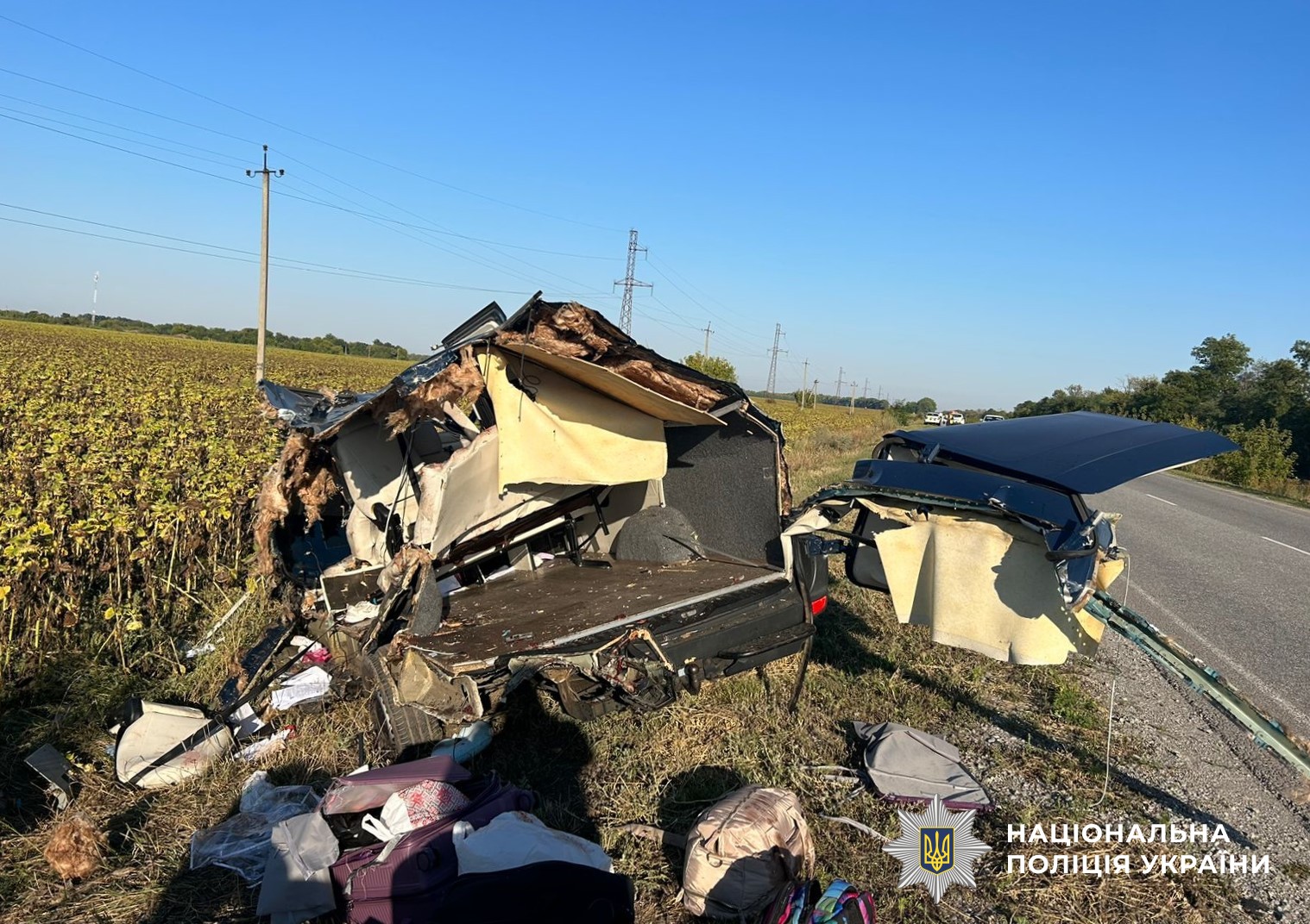 На Кіровоградщині Sprinter врізався в автобус: загинули шестеро людей (фото)