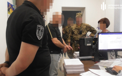 Втік зі служби та закликав до міжнаціональної ворожнечі: судитимуть військового з Чернігівщини (відео)