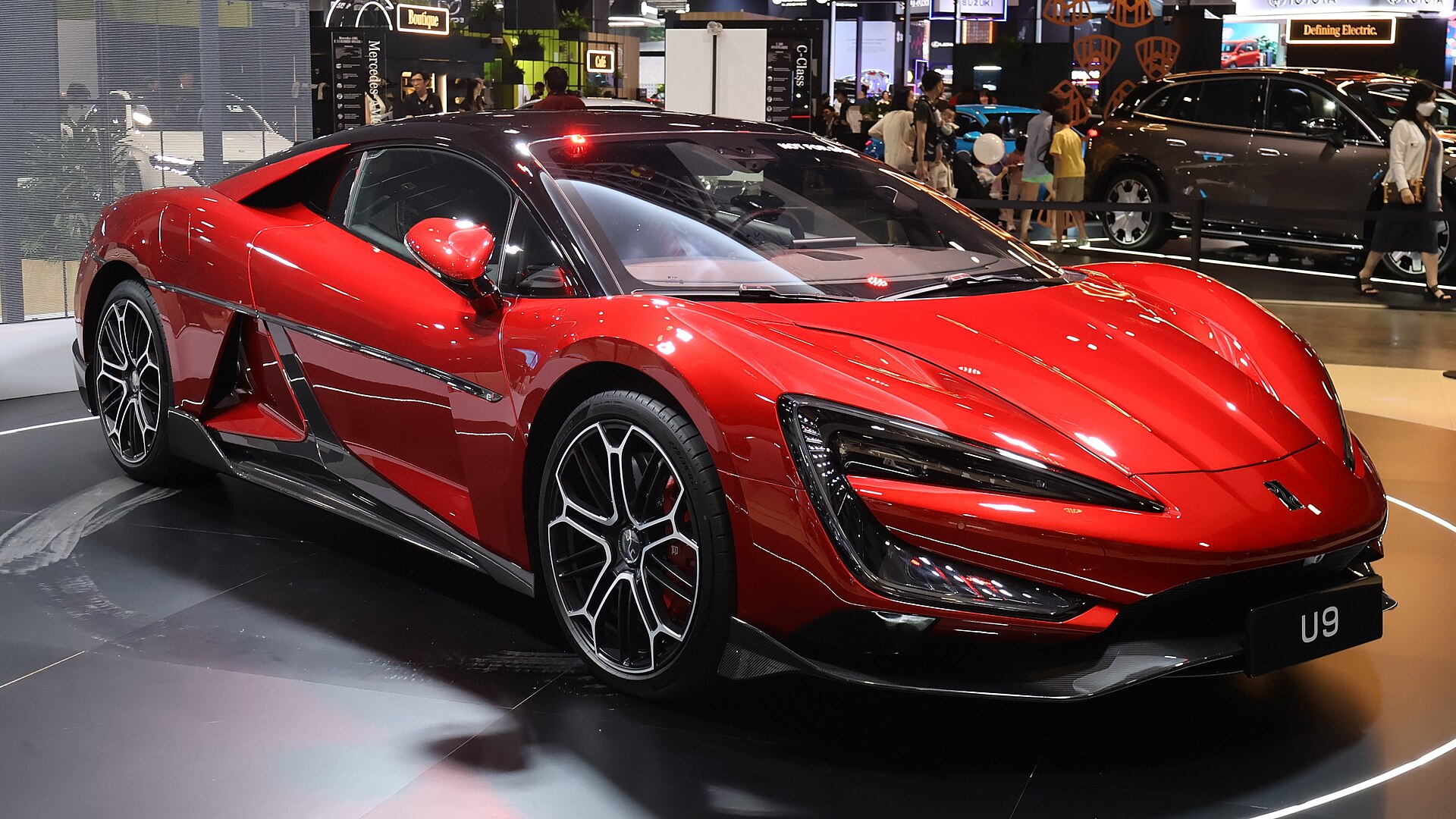 Побив рекорд Bugatti: китайський електричний гіперкар BYD став найшвидшим дорожнім автомобілем (відео)